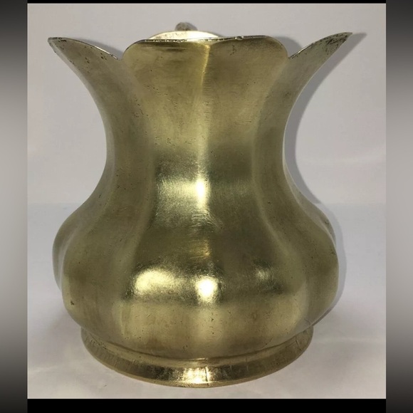F.T.D.A 1983 Italy Brass Pitcher 6" Tall Normcore Grannycore Scalloped Rim VTG - Picture 4 of 12